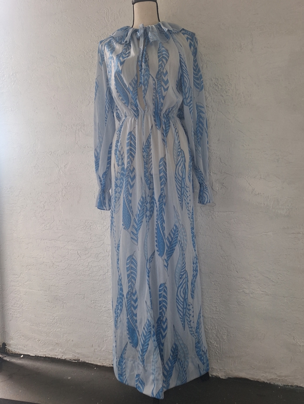 Vintage 60s Gloria Vanderbilt Lily of France Saks Blue White Feather Print Maxi